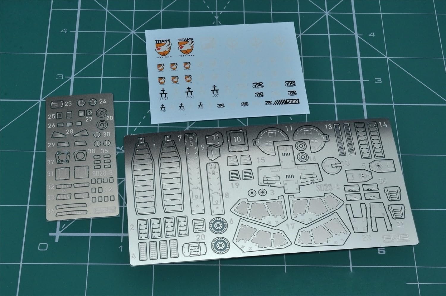 

HG 1/144 Barzam (A.O.Z. RE-BOOT Version) Custom Detail Up High-Quality Metal Parts with Water-Transfer Decals