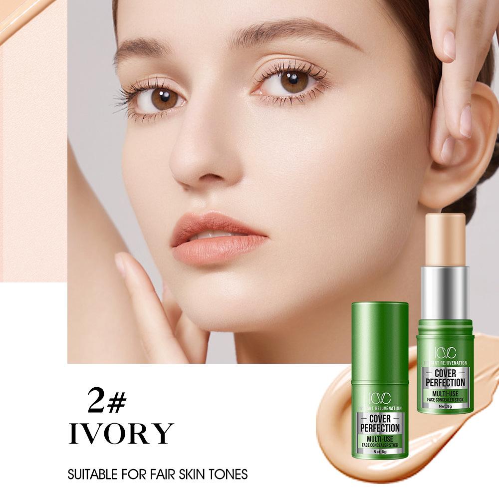 Stick anti-cernes couvrant avec un fini mat naturel. Fond de teint waterproof pour une base impeccable. Couvre efficacement les cernes et les imperfections.