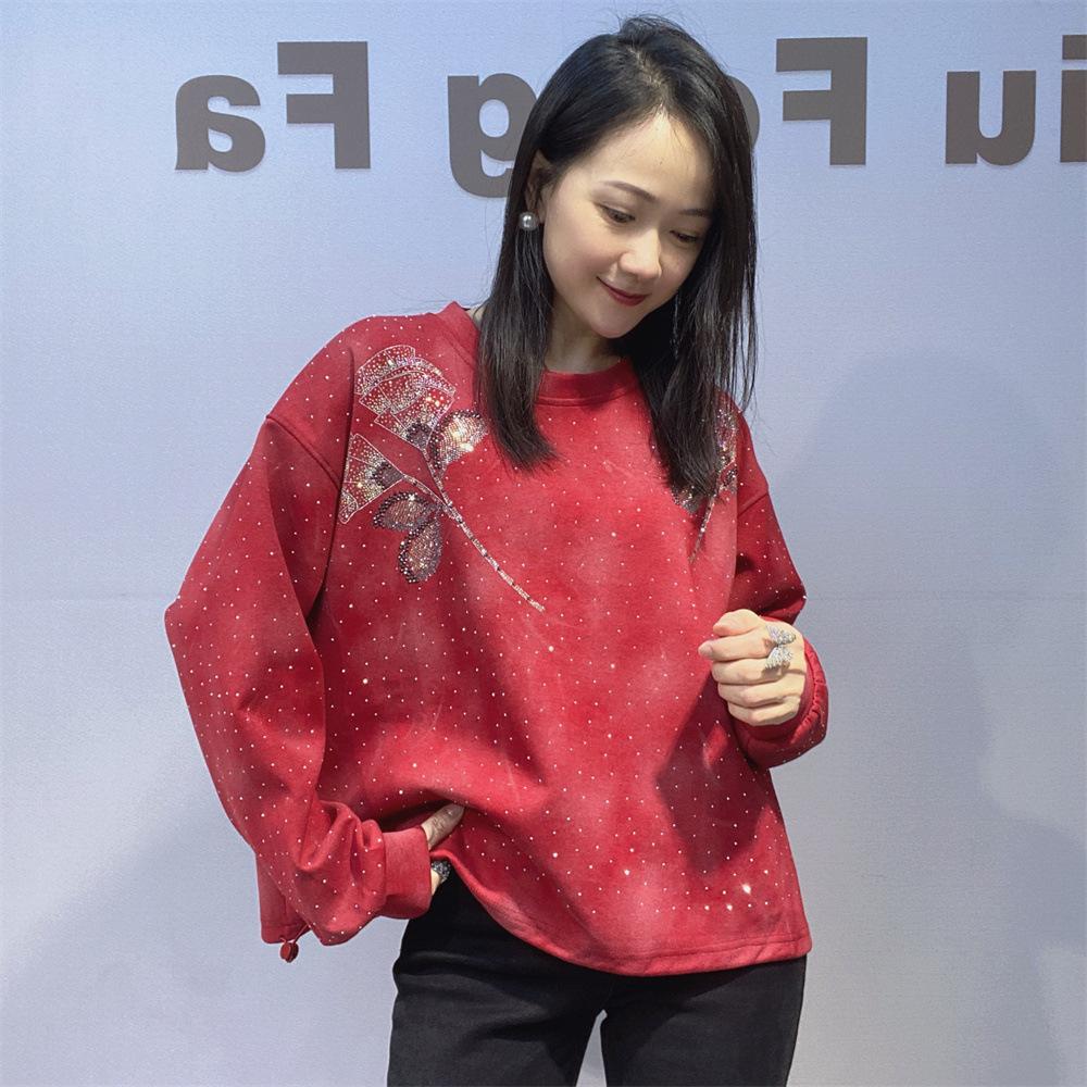 

Короткое худи с круглым вырезом, стразами и мелкими цветочными узорами для женщин. Новая осенняя мода и универсальный свободный и повседневный топ с длинными рукавами. One Size красный