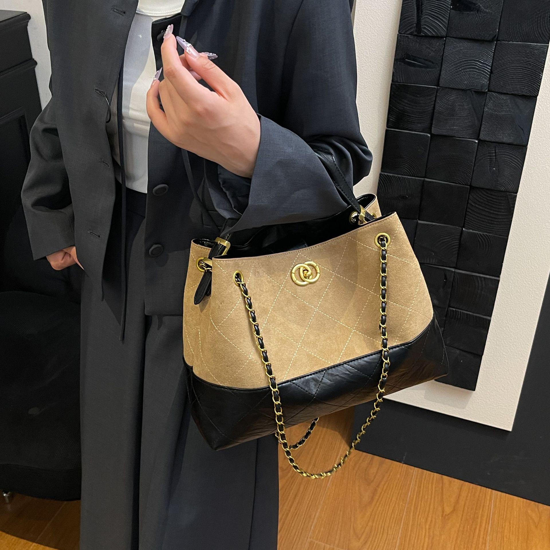 

2025 European & American Retro Matte Argyle Chain Tote & Crossbody Bag for Women