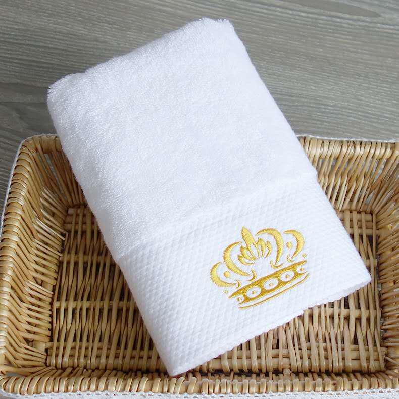 Luxury Thickened Pure Cotton White Bath Towel with Embroidered Logo for Hotels and Salons