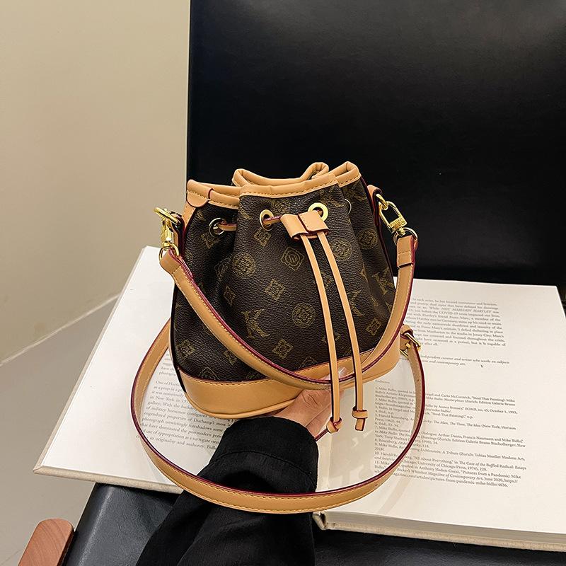 Autumn new fashion contrasting color pump belt bucket bag single shoulder oblique span women's bag