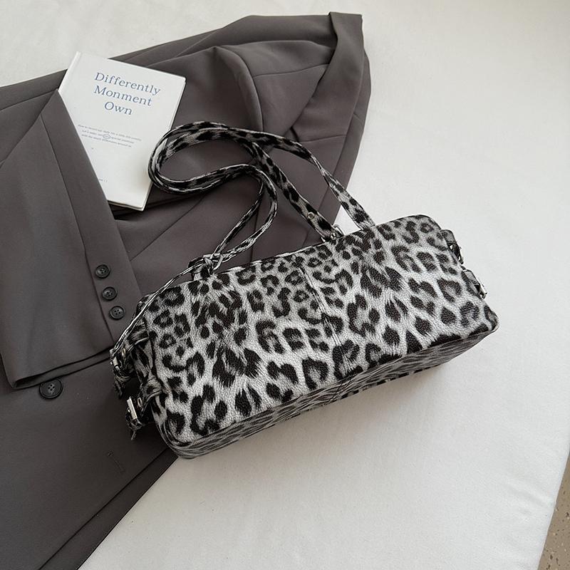 

2026 Autumn And Winter Latest Fashi Trends Leopard Prints Underarm Shoulder Bags For Women Luxury Designer Purese And Handbags 31x14x13cm серый
