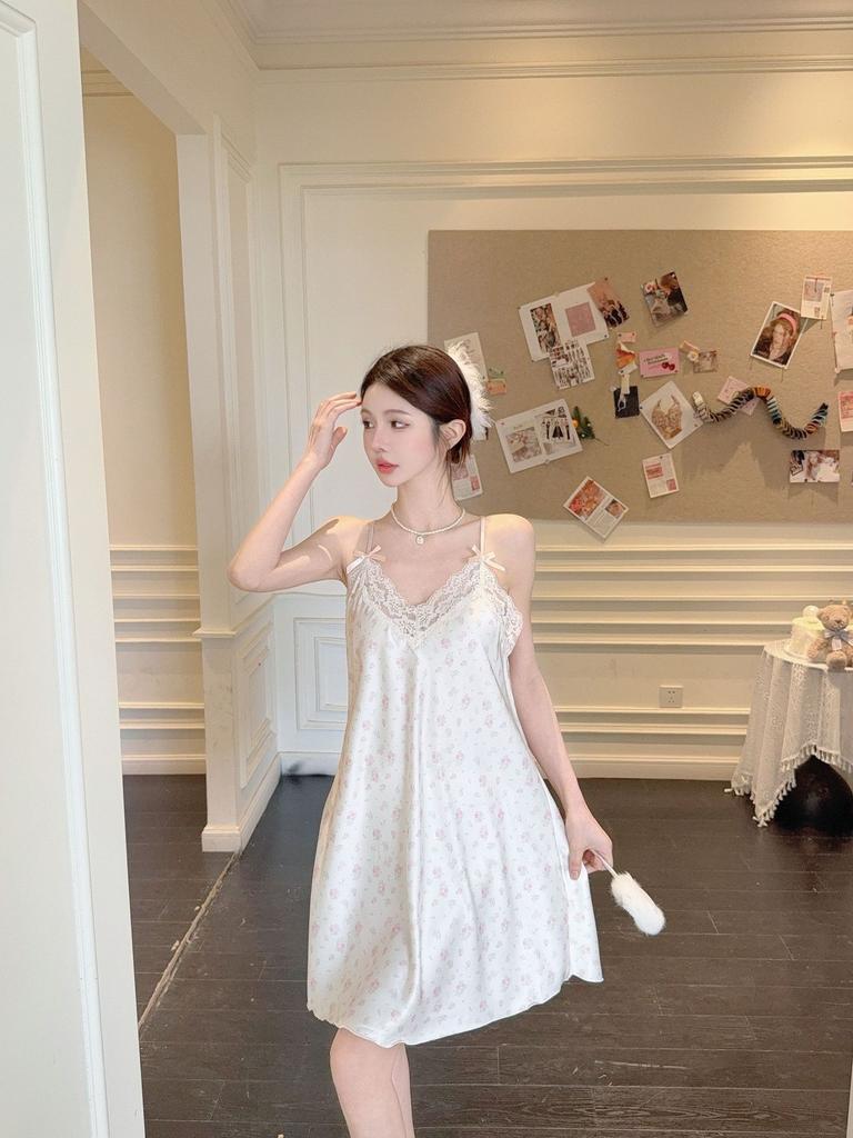 Sexy pajamas women Ice Ribbon chest pad summer ice silk new nightgown pure lust wind sweet print lace loungewear