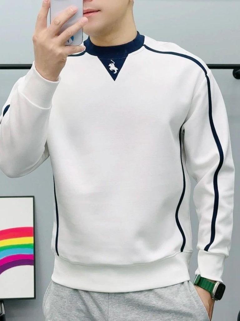 Herren Hoodie mit Farbblock und besticktem Kriegspferd: Europäisches Trendiges Langarmtop