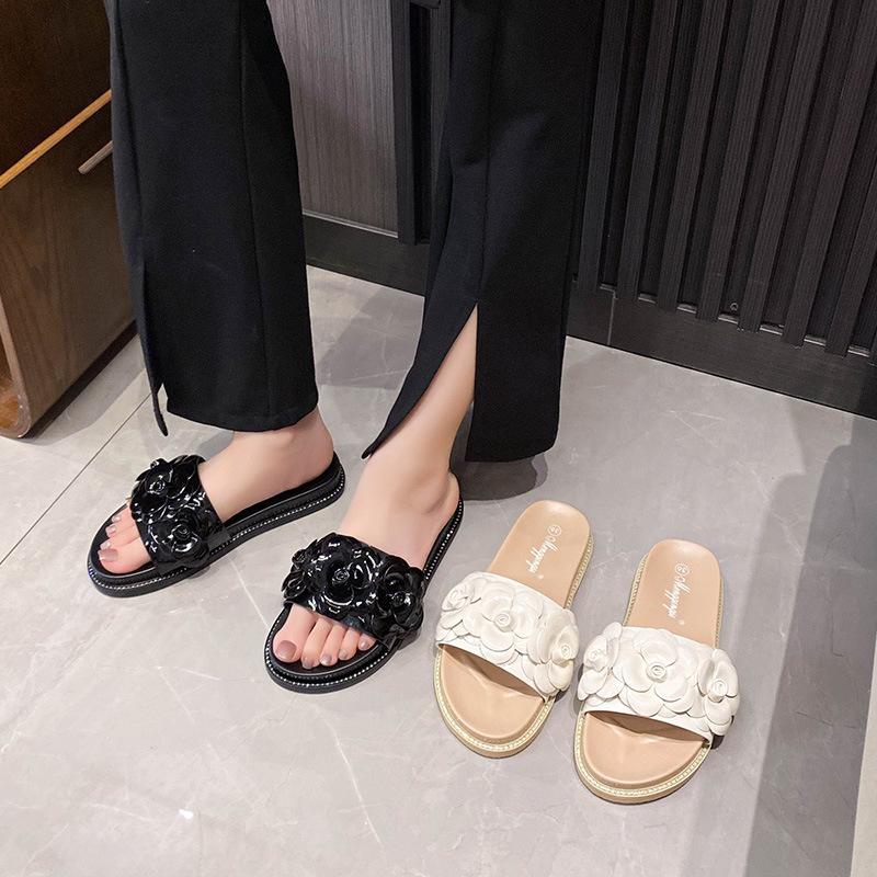 Fashion  designer camellia flower platform slippers women open toe outdoor slides summer shoes japanned leather floral flip flops
