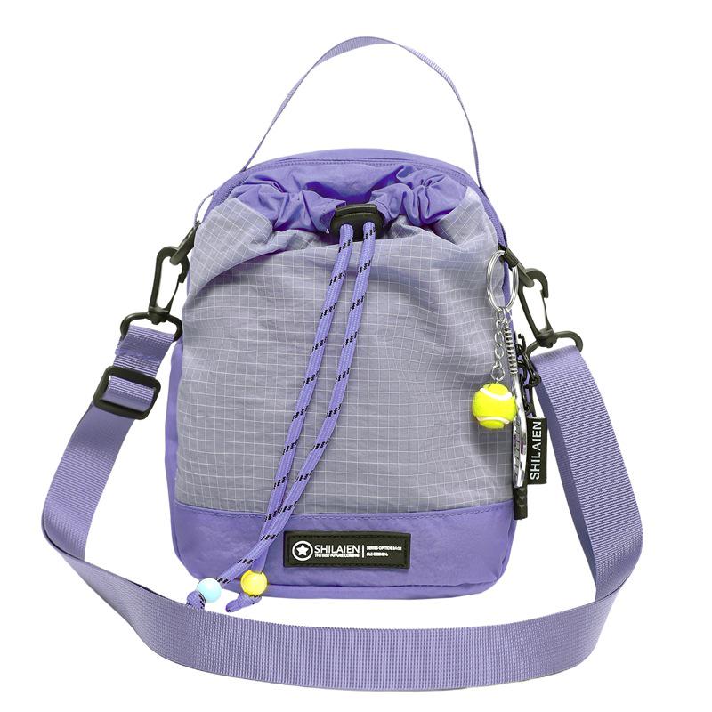 Multifunktionale leichte Outdoor-Umhängetasche für Männer und Frauen - Tragbarer Wasserflaschenhalter, Handytasche und kleiner Rucksack zum Wandern.