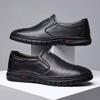 Neue Business-Casual-Lederschuhe Britische Herren Low-Top Casual Herren-Lederschuhe Atmungsaktive Weichsohle Ein-Pedal Herren-Lederschuhe