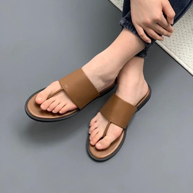 Cowhide version~ row style flat-bottomed toe slippers women's outer wear 2025 summer new beach simple word with sandals