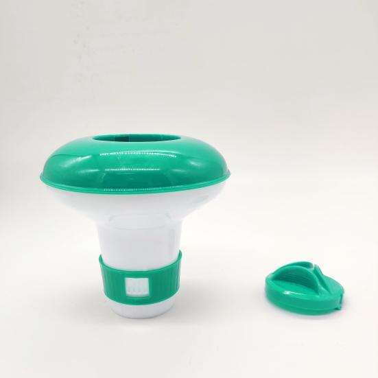 Praktischer Spender für Pool-Tabletten. Effizientes, wiederverwendbares Reinigungswerkzeug.