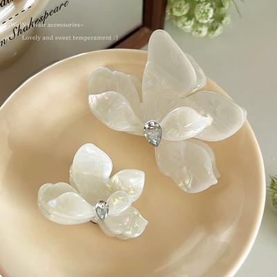 2025 New Acetate Hair Claw Hibiscus Shaped Half Updo Clip for Women Ethereal Pearl Hairpin Elegant French Twist Updo Accessory