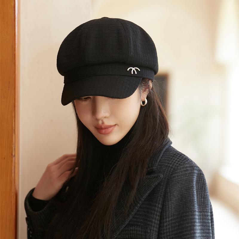 Autumn and Winter New Hats Women's High-end Sense Metal Label Octagonal Hat Plaid Literary and Retro Newsboy Hat Tide