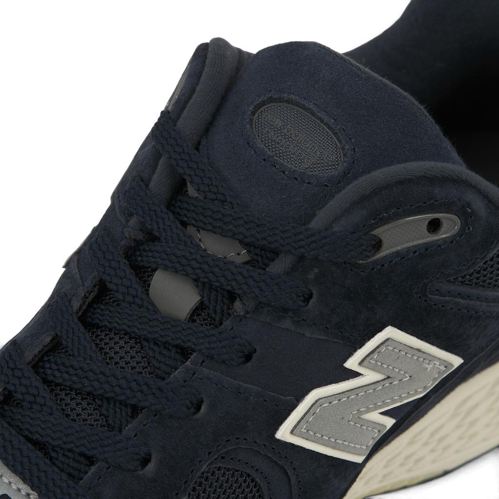 New Balance 2002R Eclipse Castlerock Sneakersy Unisex Czarne Srebrno-Metaliczne M2002RCA