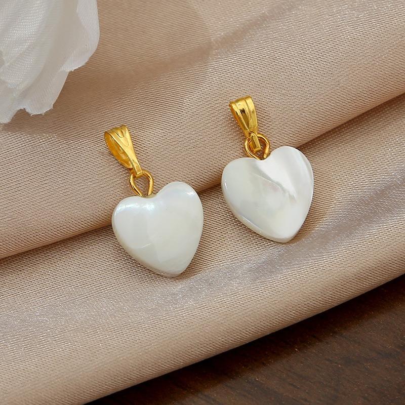DIY jewelry accessories, hot-selling new accessories, horseshoe snail heart pendant, bracelet necklace.