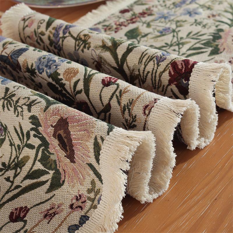 Vintage Green Jacquard Tassel Table Runner with Floral Design - Polyester, Frayed Edges, Perfect for Parties, Birthdays,Weddings,and Family Gatherings