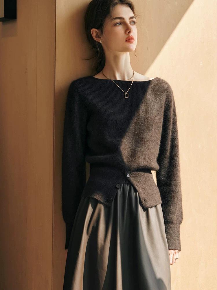 French Retro Off-the-Shoulder Knit Sweater with Slit Hem & Cinched Waist One Size коричневый