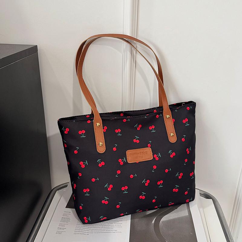 Nylon Tote Bag For Women With Print And Zipper Closure For Daily Commuting
