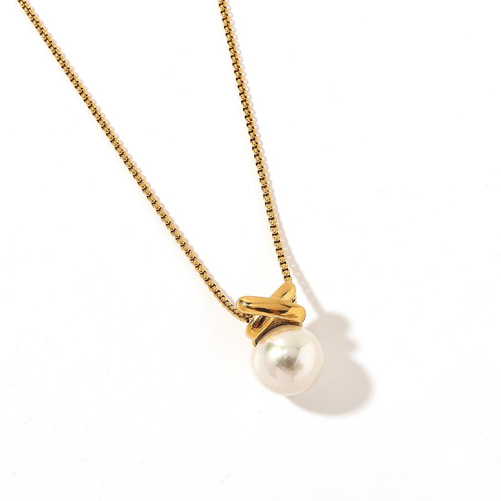 Collier pour femme Yingtai: Acier Titane Inoxydable avec Perle d'Imitation & Or 18k, Style Européen & Américain, Ne Se Décolore Pas, Finition Polie Fine.