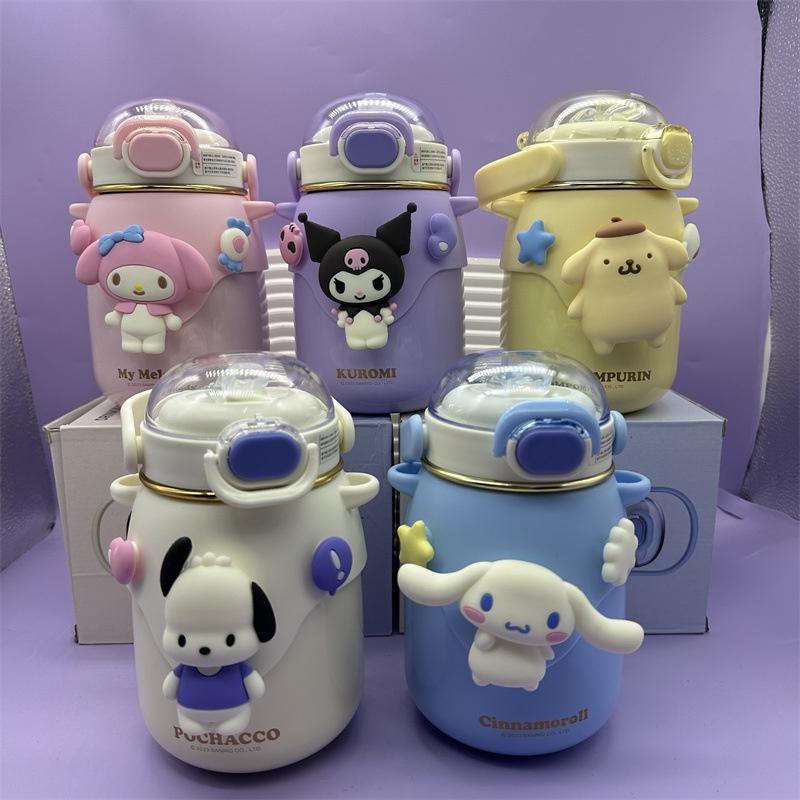 Hochwertige Wasserflasche im Cartoon-Stil mit tragbaren und isolierenden Eigenschaften