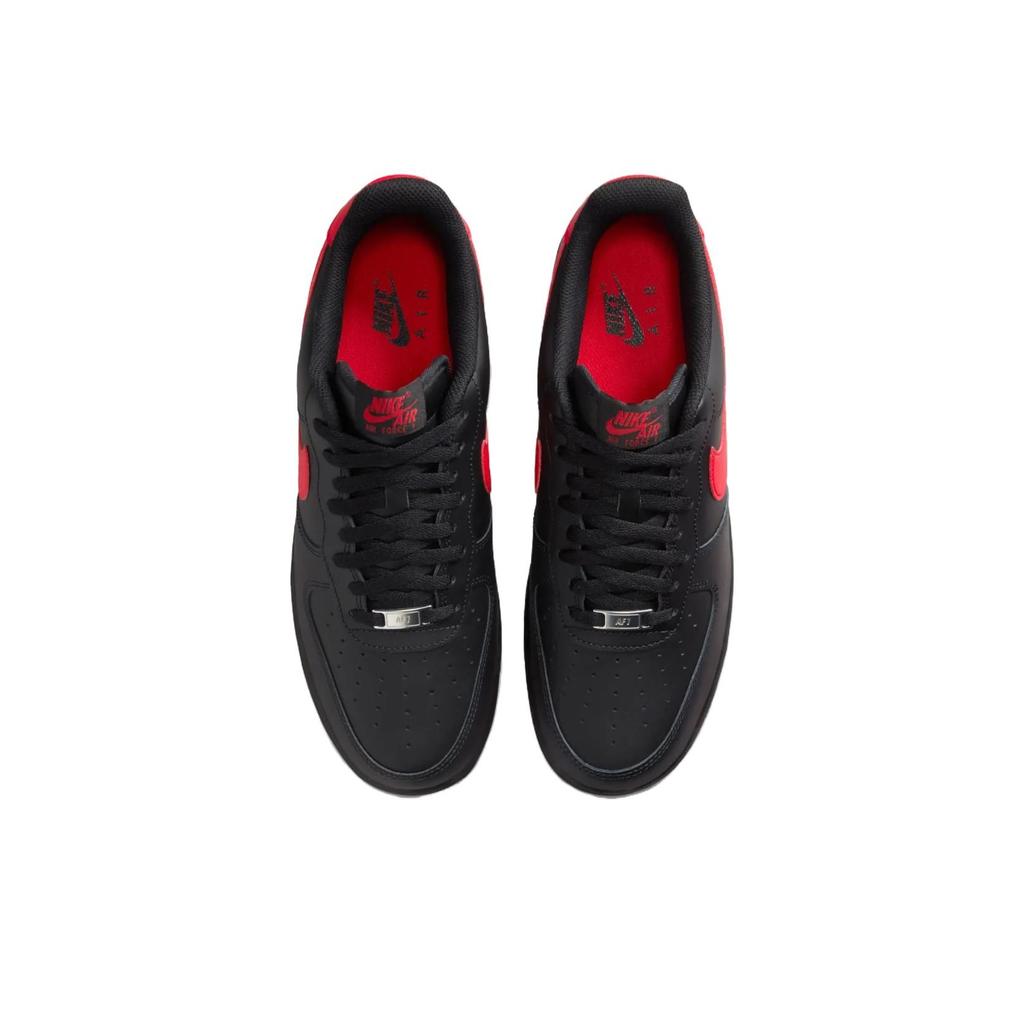 Nike נעלי סניקרס יוניסקס אייר פורס 1 07 ברד שחור אדום אוניברסיטאי FJ4146-002