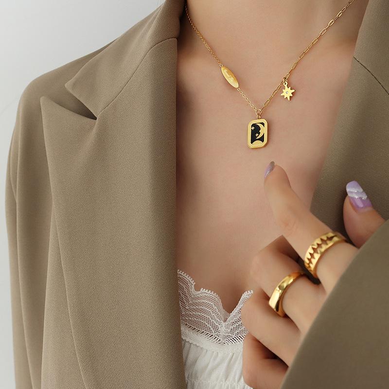 French Retro Star & Moon Square Plate Necklace, Titanium Steel, Black Gold, Non-Fading Clavicle Chain, Women's Jewelry