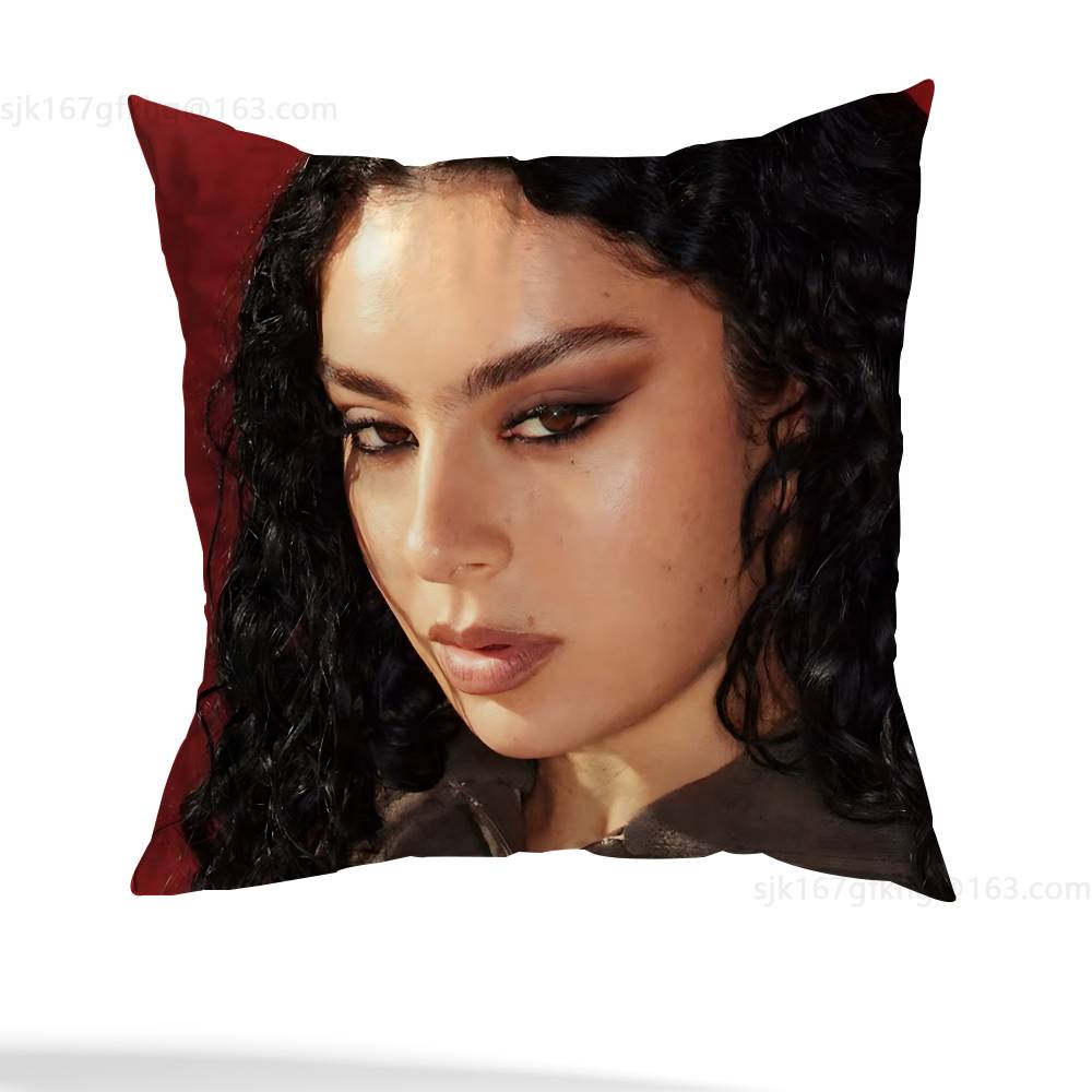 Poszewka na poduszkę z wizerunkiem piosenkarki Charli Xcx, w stylu casual, odpowiednia do dekoracji domu (z wyłączeniem rdzenia poduszki)