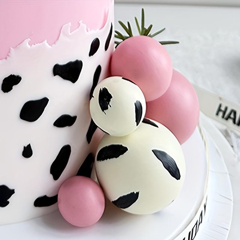1 pieza Topper de pastel de vaca de goma blanco y negro con 20 piezas de adorno de bola - Sin pluma Decoración para pastel de fiesta de cumpleaños Accesorio para hornear