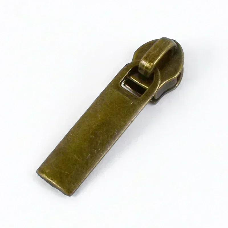 Meetee 5-20 Szt. 5# Suwak do Zamka Błyskawicznego na Zamki Nylonowe Stop Cynku Główka Zamka Dekoracja Brązowy Ciągnik Zamka Błyskawicznego Akcesoria do Szycia Kurtki Płaszcza