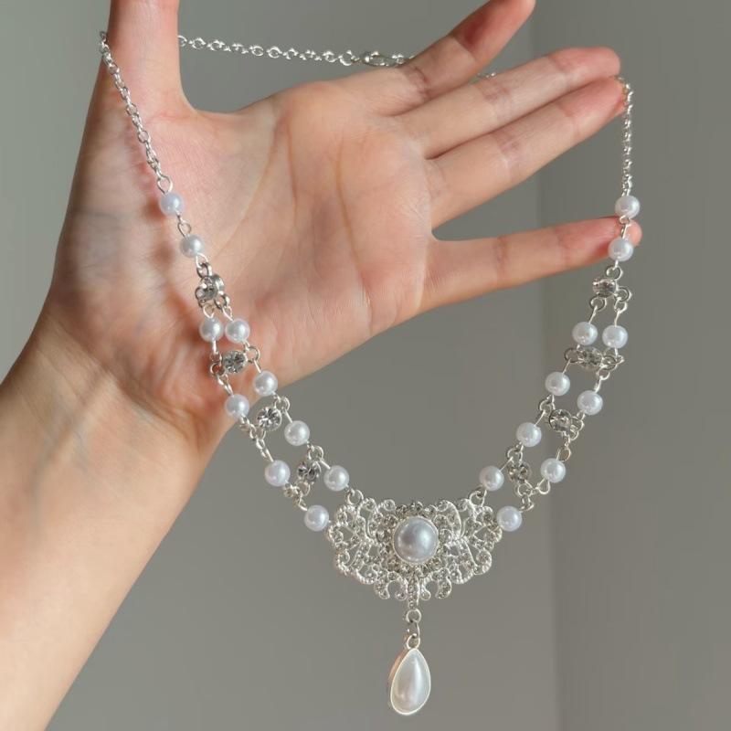 Elegant Imitation Pearl Pendant Choker Necklace, Crystal Flower Butterfly Layered Neck Chain, Victorian Style Clavicle Necklace for Women