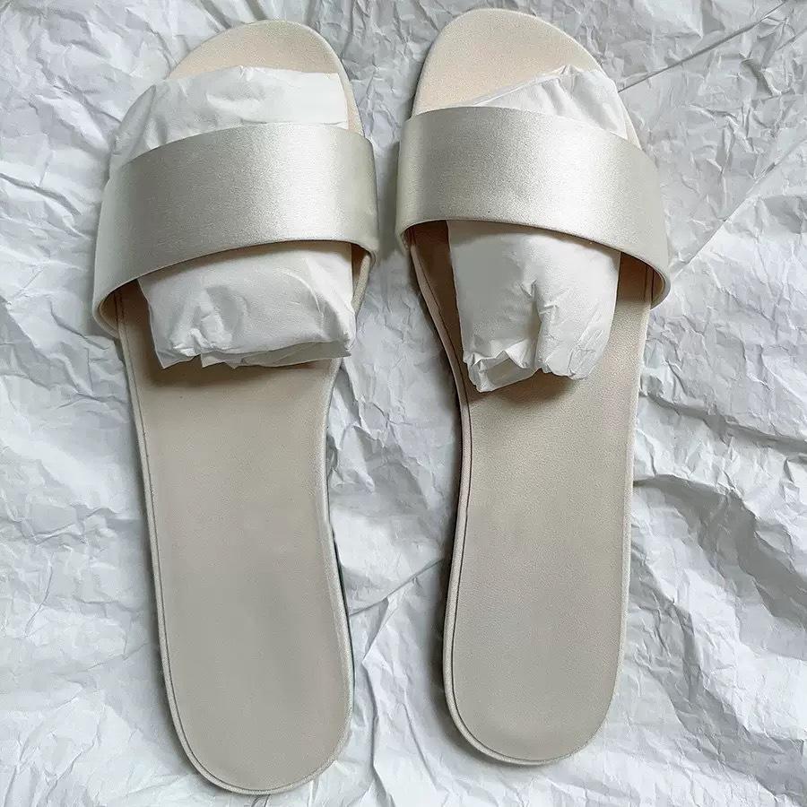 

Sheepskin simple fashion high sense satin open-toed flat-bottomed slippers women s wear summer new versatile sandals 41