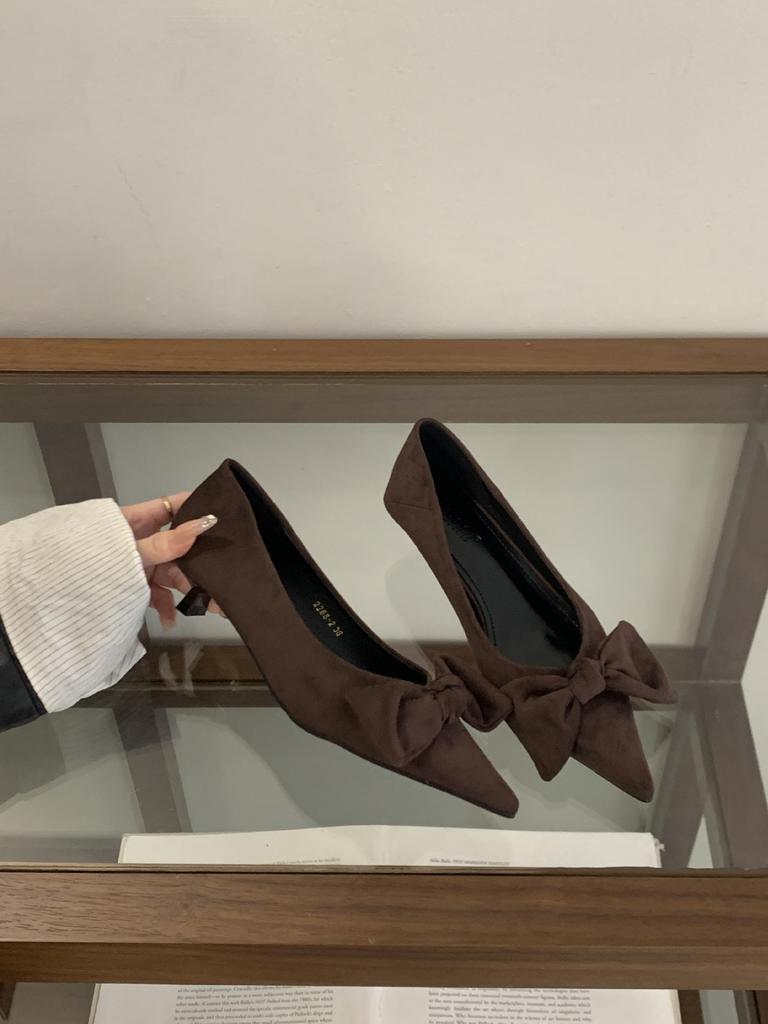 Niche French black high heels women's shoes 2025 new spring and autumn temperament suede bow pointed single shoes