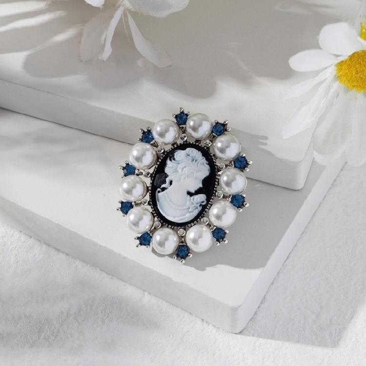 Sophisticated Vintage Cameo Brooch Beauty's Head Pearls Accented Alloy Corsage Pin Jewelry for Dress Clothing