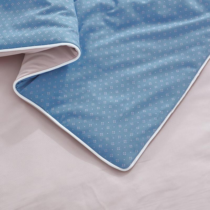 Hongdou Cooling Summer Quilt