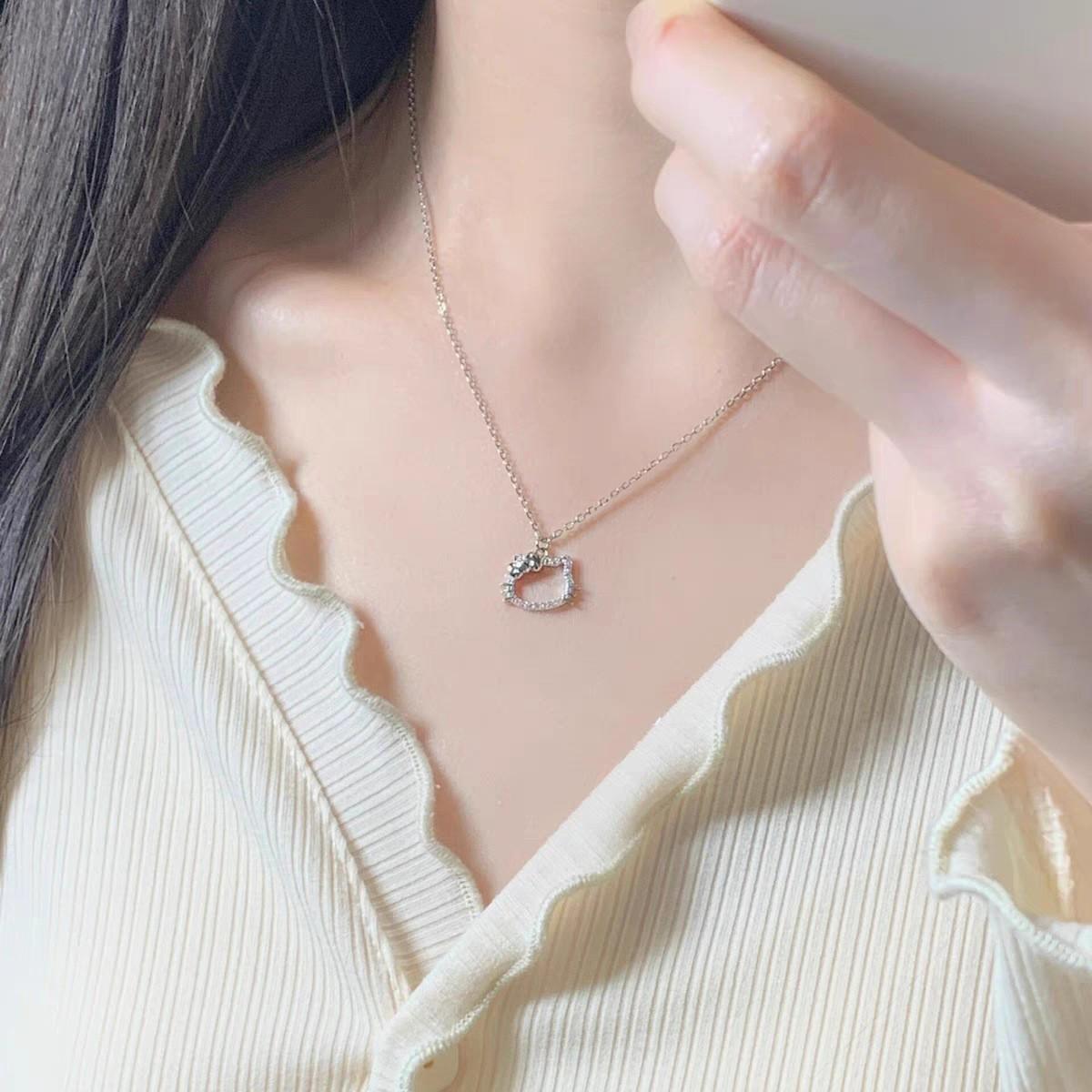 Pearl splicing star necklace ins trendy sweet and cool collarbone chain 2026 new neck chain