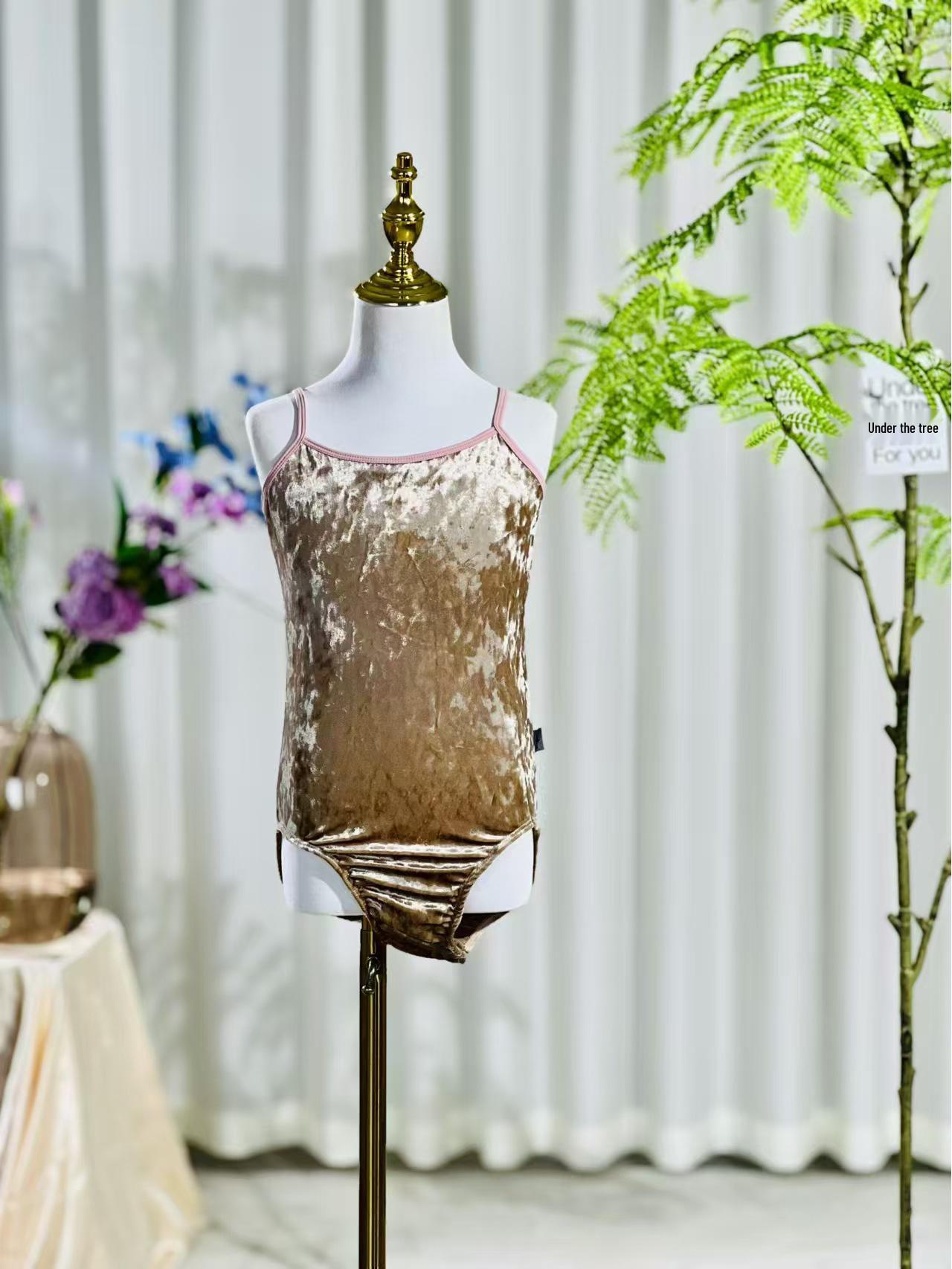 

Летний комбинезон для девочек из бархата с золотыми бриллиантами для балета и гимнастики 110 оранжевый