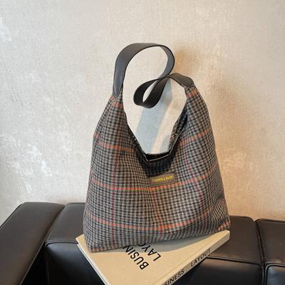 Large Capacity Bag Women's 2025 Winter New Casual Shoulder Underarm Shopping Bag Versatile Tote Bag