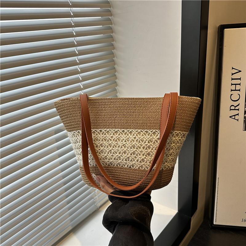 Summer new temperament single shoulder armpit bag casual versatile striped high texture simple handbag women