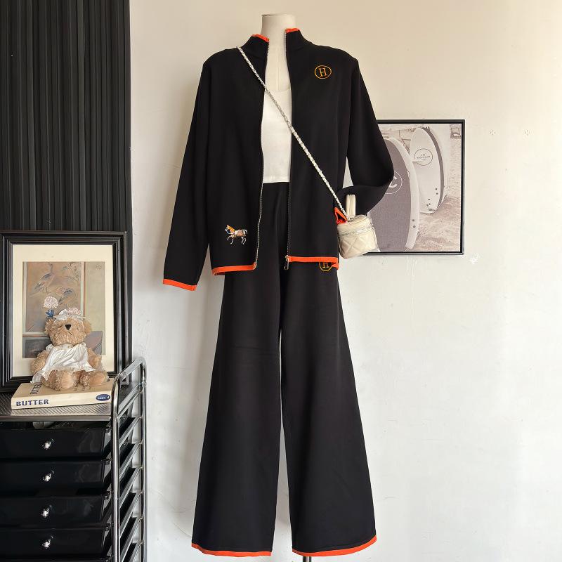 European-American Prancing Horse Embroidery Color Block Knit Outerwear & Pants Set