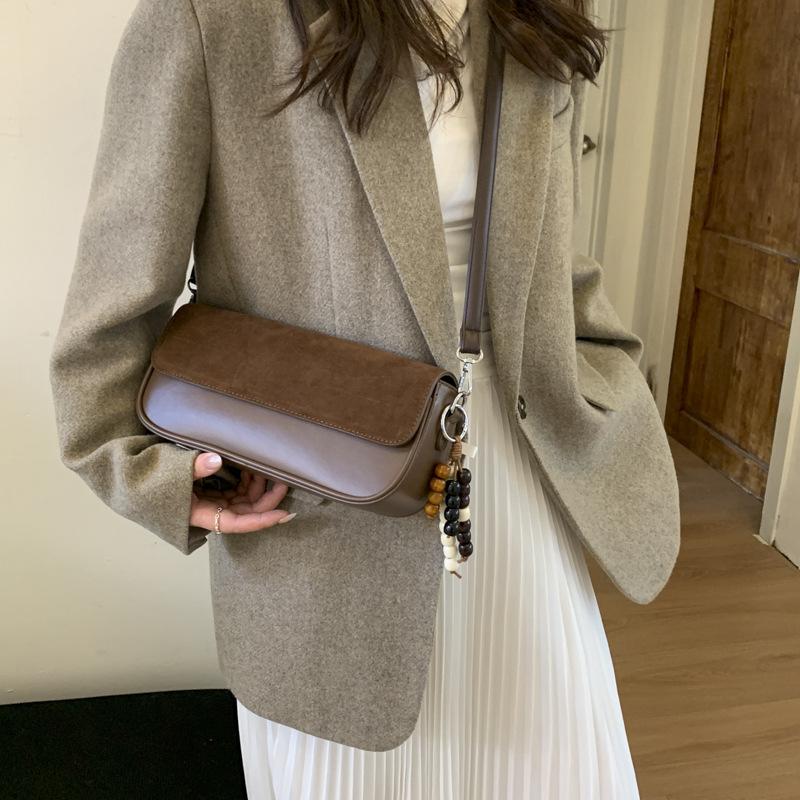 Underarm bag women's 2025 new popular autumn and winter high-end retro shoulder bag daily commuting versatile women's bag
