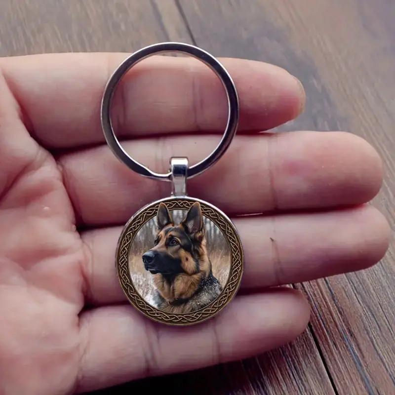 German Shepherd Dog Keychain With Zinc Alloy Material For Gift And Key Organizer