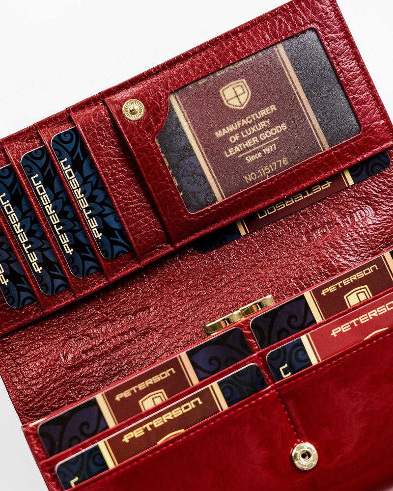 Elegant Women's Wallet with a Snakeskin Pattern - Peterson
