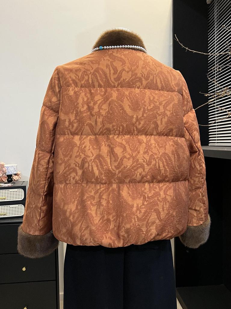 2025 New Style Light Luxury Down Cotton Jacket for Middle-Aged & Elderly Women - Warm, Thickened, Cold-Protective Outerwear