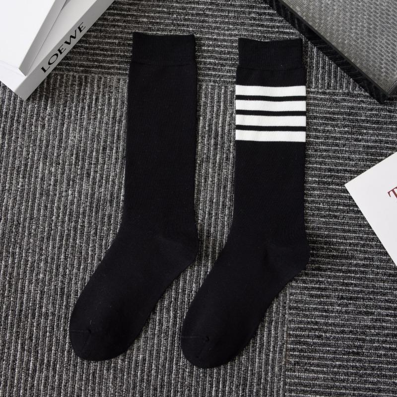 

Женские весенне-осенние тонкие носки из чистого хлопка с четырьмя полосками в стиле колледжа до колен 1 pair чёрный