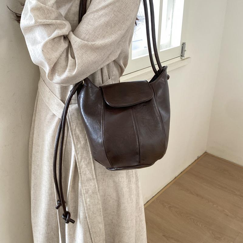 Bucket Bag with Pumpkin Pattern - High-end and Niche Design, Single Shoulder with Underarm Strap Accessory Bag