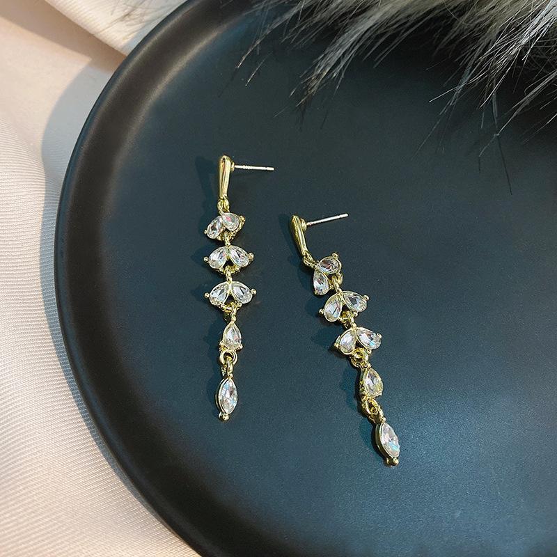 2023 Crystal Long Leaf Tassel Drop Earrings Women’s Personality Fashion Earrings Wedding Jewelry Birthday Gifts