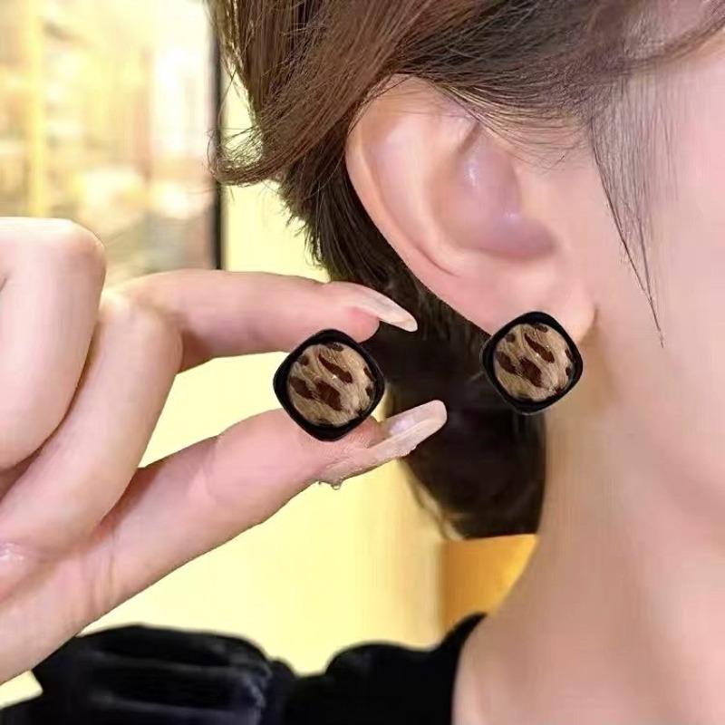 Винтажные квадратные серьги-гвоздики с леопардовым принтом для женщин, модные, креативные, геометрические, серьги с темпераментом, эстетичные ювелирные изделия, подарки