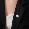Fashion Maple Leaf Metal Brooch Gold-plated Plant Lapel Pins Skirt Hat Badges Stainless Steel Jewelry Accessories New Year Gifts