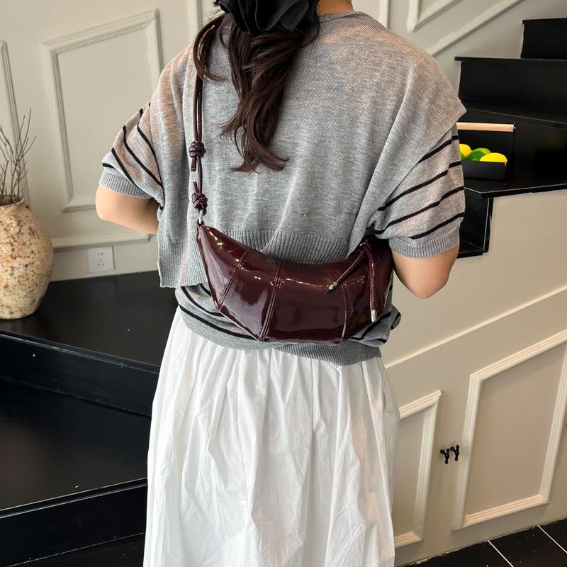 Large Capacity Bag Women's Summer New Fashion Niche Single Shoulder Crossbody Croissant Bag Commuter Dumpling Bag
