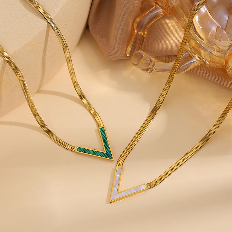 V-Shaped Titanium Steel Necklace: Light Luxury European & American Fashion, Non-Fading High-End Jewelry for Women.