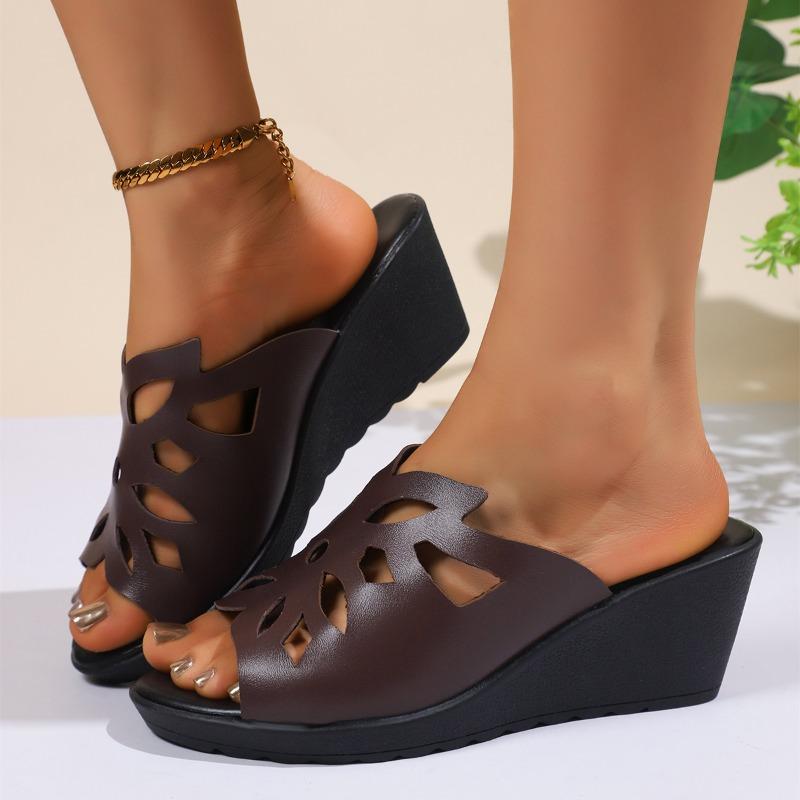Fashion Plus Size 2025 Summer Open Toe Women's Slippers Retro Round Toe Hollow Out Wedges Sandals Outdoor Daily Office Casual Slippers